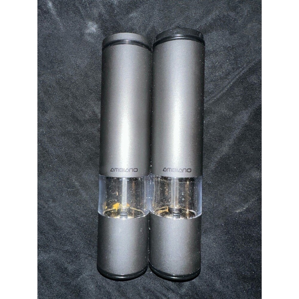 Electric salt and pepper shakers